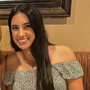 Meet your Posher, Claire